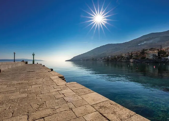 Great View Montage Pool Intact Nature 1600m2 *