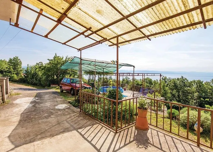 Great View Montage Pool Intact Nature 1600m2 Lovran